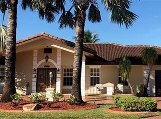 18830 W Oakmont Dr, Hialeah, FL 33015