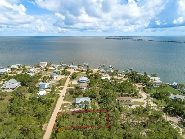 327 Howell St, Eastpoint, FL 32328