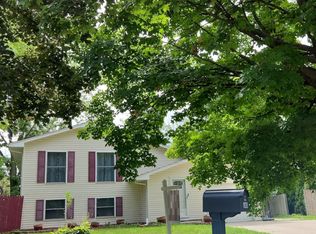 855 W 72nd Ct, Merrillville, IN 46410
