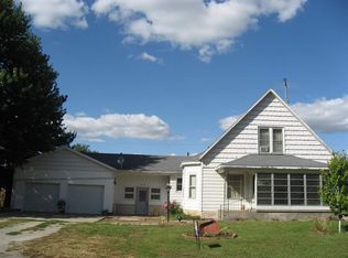 108 E Seymour St, Sciota, IL 61475