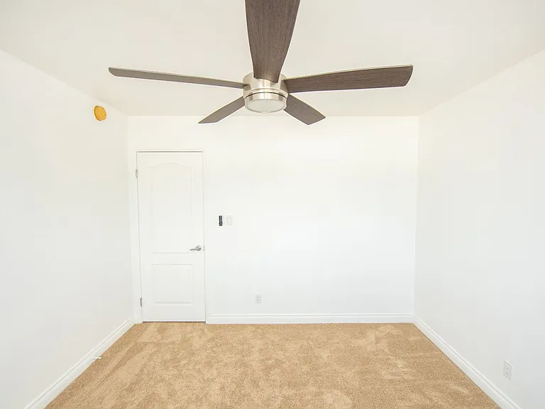 455 Ballantyne St #8 — Photo 14