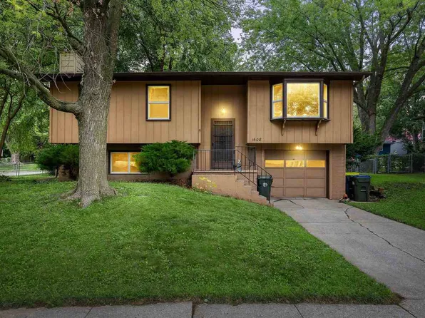 1608 Burns Ave, Iowa City, IA 52240