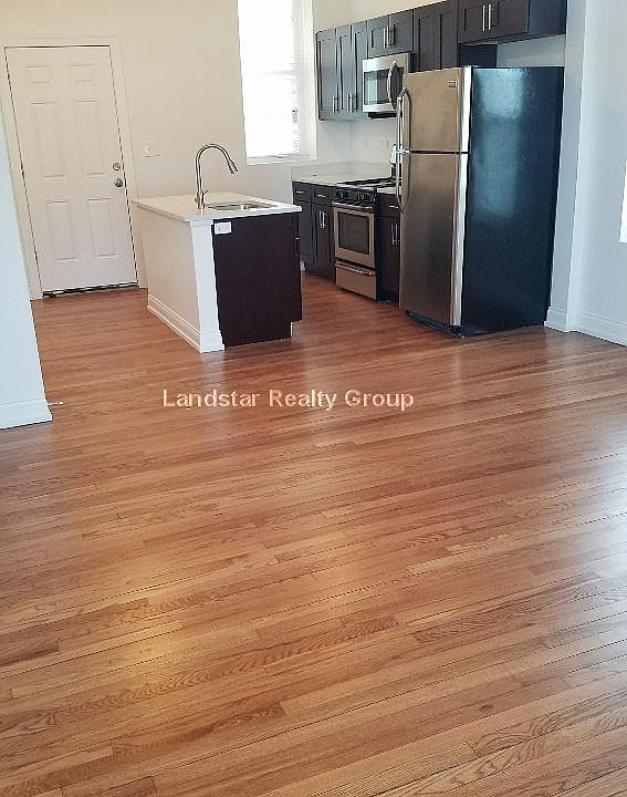 1st image of 4915 W Cuyler Ave #1