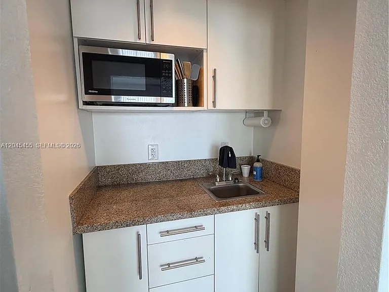 700 Biltmore Way #1216 — Photo 6