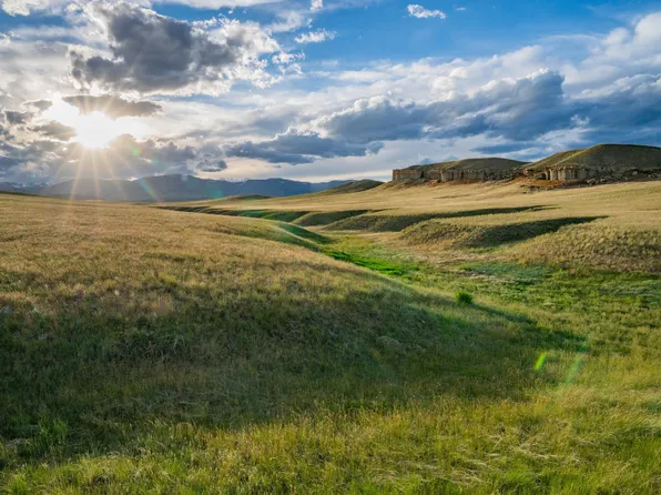 Road 5, Meeteetse, WY 82433