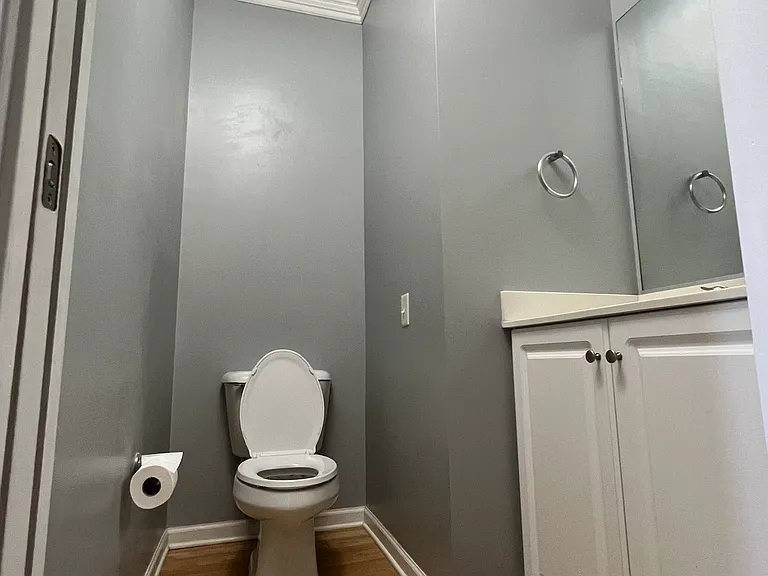 1st Floor Bathroom