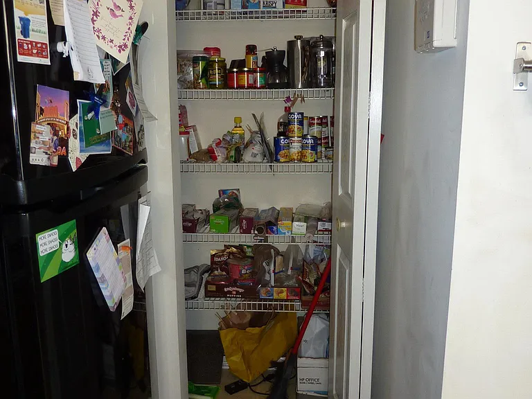 Kitchen pantry