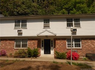 646 Howe Ave APT 14, Shelton, CT 06484