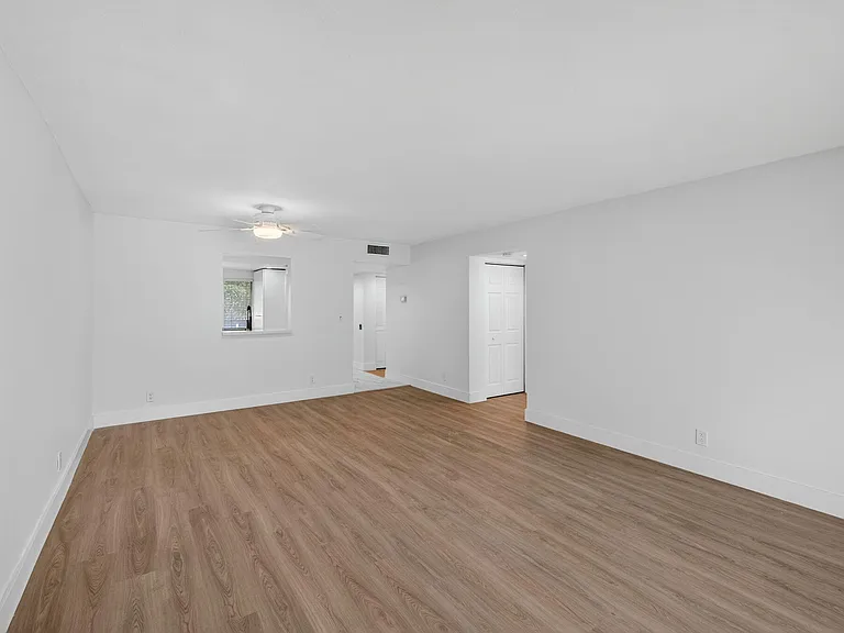 14375 Strathmore Ln #303 — Photo 25