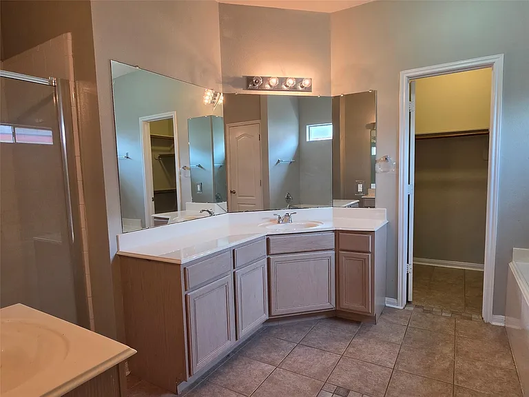 7002 Plaza Del Sol Dr #D — Photo 7