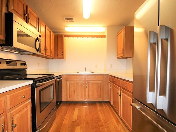 2nd image of 64 Willard St APT 204