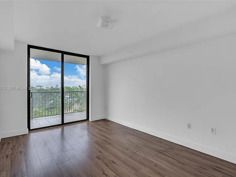 1690 SW 27th Ave #608 — Photo 17