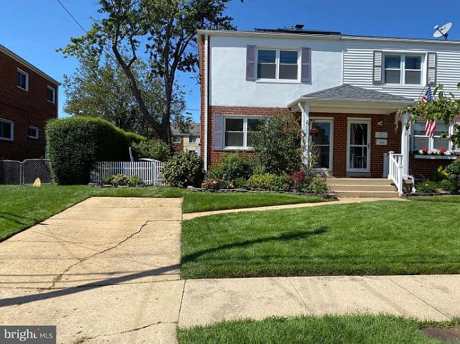 1st image of 706 N Pelham St