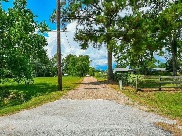 22035 Buescher Rd, Tomball, TX 77377