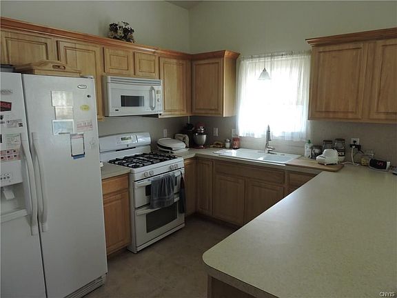4th image of 8421 Boyko Farm