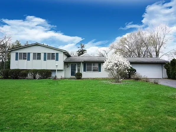 5049 Countryhouse Rd, West Bloomfield, MI 48322