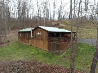 809 Hawks Nest Rd, Mannington, WV 26582