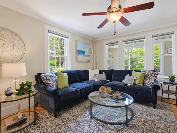 9 Parmenter Ave, Maynard, MA 01754