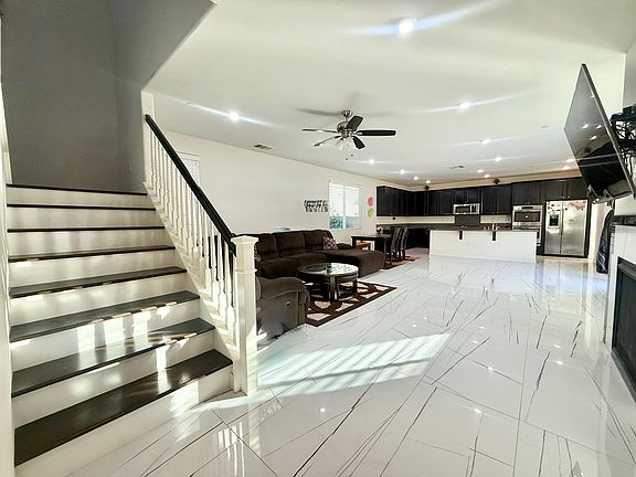 4th image of 28635 Parkside Dr