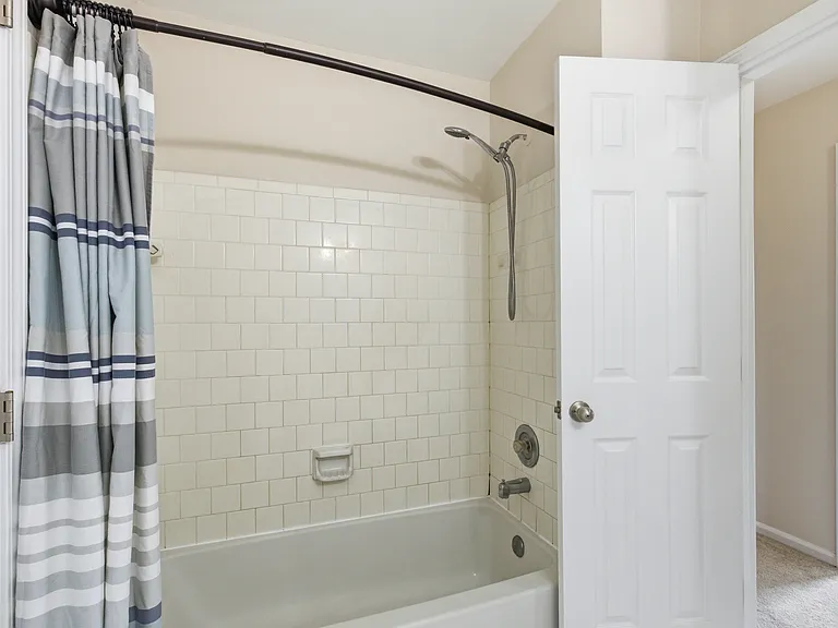 14810 Millicent Ct — Photo 27