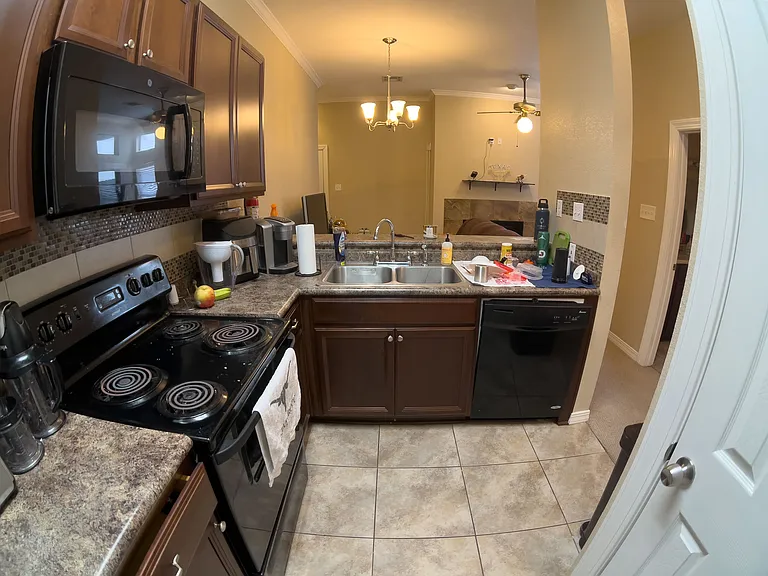 2802 Nueces St #112 — Photo 6