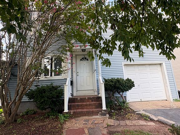 4th image of 914 Miltonia St