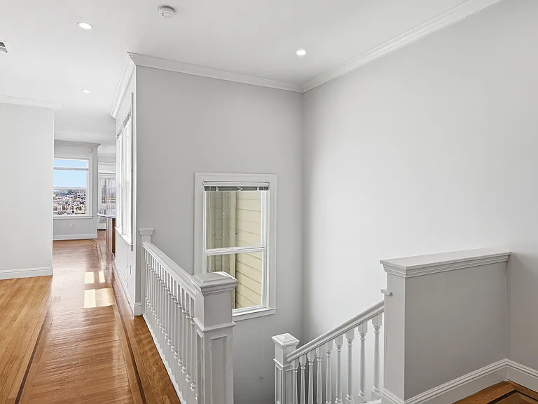 1818 Taylor St — Photo 5