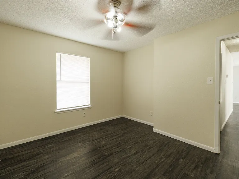 3874 Georgetown Dr — Photo 2
