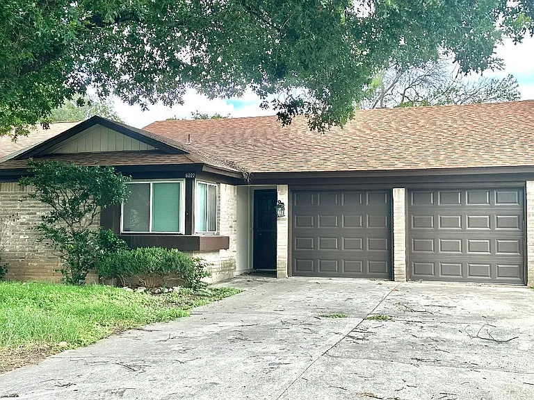6022 Ridge Glade St — Photo 1
