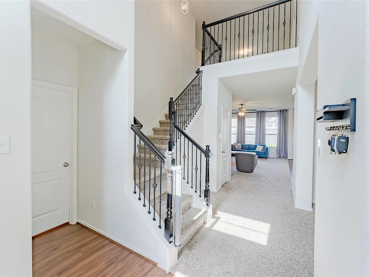5 bed, 3.5 bath, 2895 sqft, $2,900 — Photo 4
