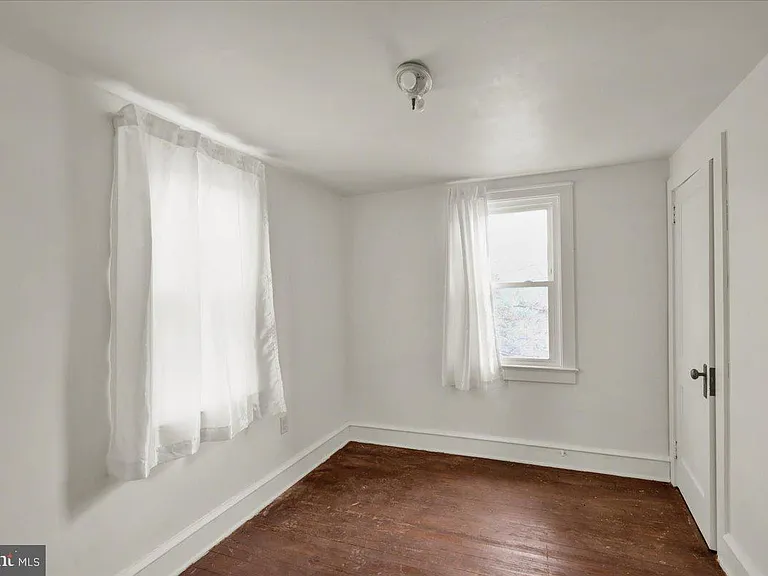 144 E Baumstown Rd — Photo 17