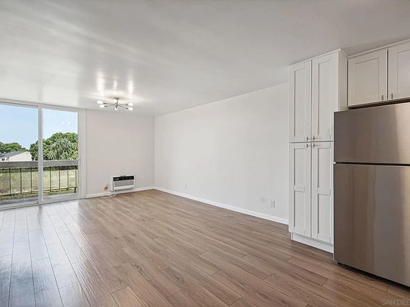 3rd image of 3050 Rue D'orleans #433