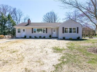 21 Beech St, Trumbull, CT 06611