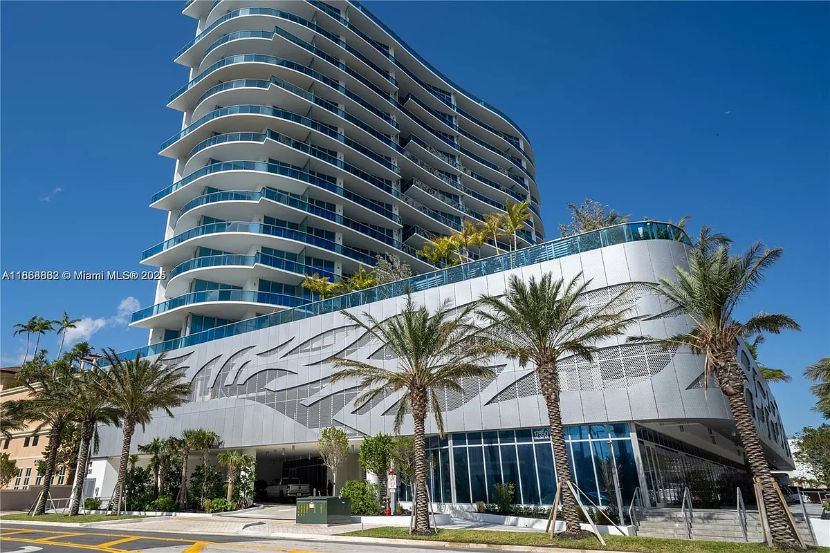 Building Photo - 17550 Collins Ave #402