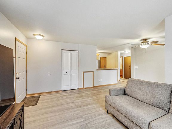 3rd image of 1401 Silverstone Dr #1401