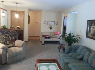 9937 Middle Rd, Oostburg, WI 53070