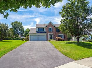 7303 Peppermint Ct, Macungie, PA 18062