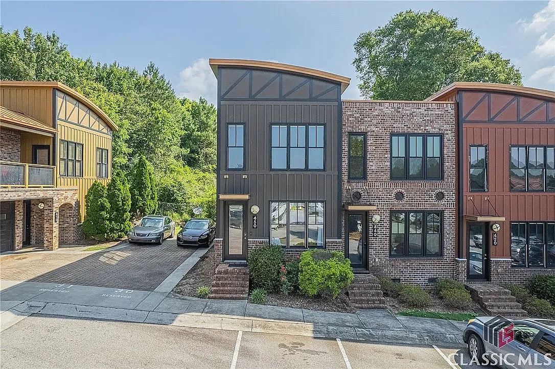 1 bed, 1.5 bath, 1056 sqft, $1,850 — Photo 1