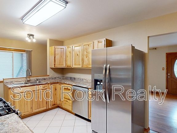 2nd image of 2527 Mount Vernon St