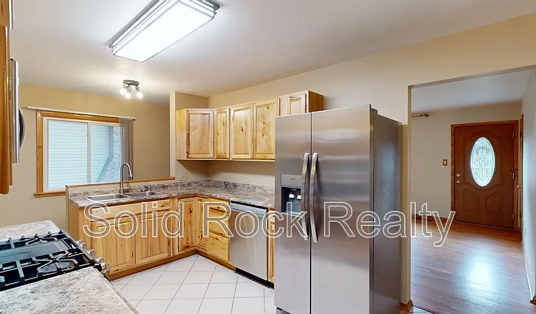 2527 Mount Vernon St — Photo 2