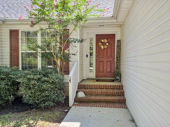 3rd image of 139 Mallard Lake Drive