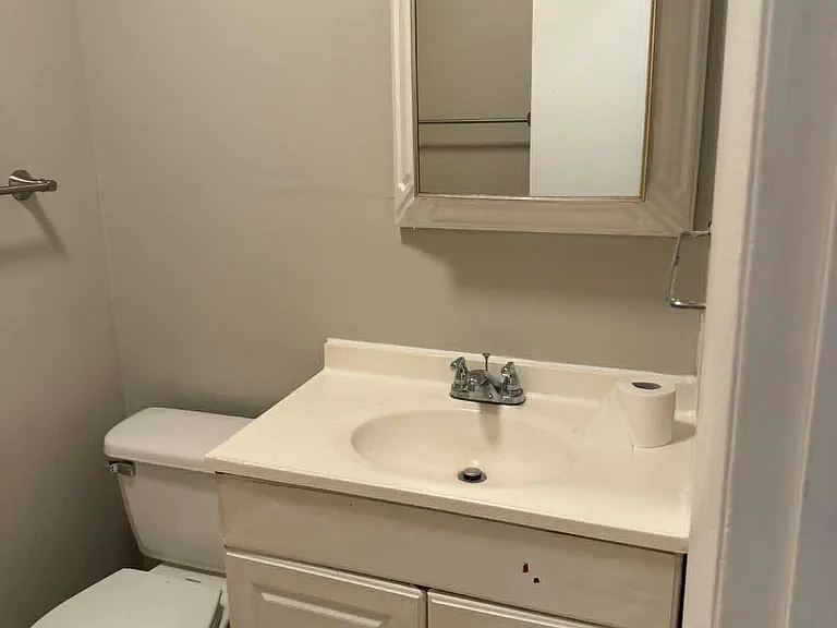 1677 Pine Ave SW — Photo 17
