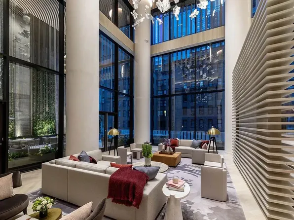 138 East 50th Street image 16 of 19