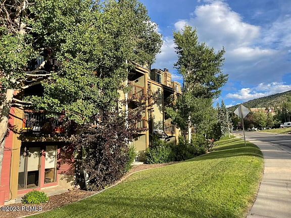 3rd image of 1530 Empire Ave #112