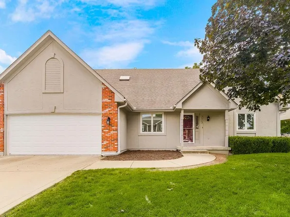 225 SE Citadel Dr, Lees Summit, MO 64063