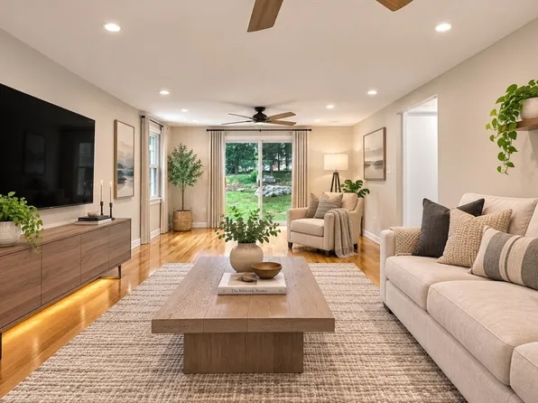 15 Mars Dr, Shrewsbury, MA 01545