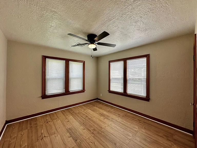 1506 NW Arlington Ave — Photo 14