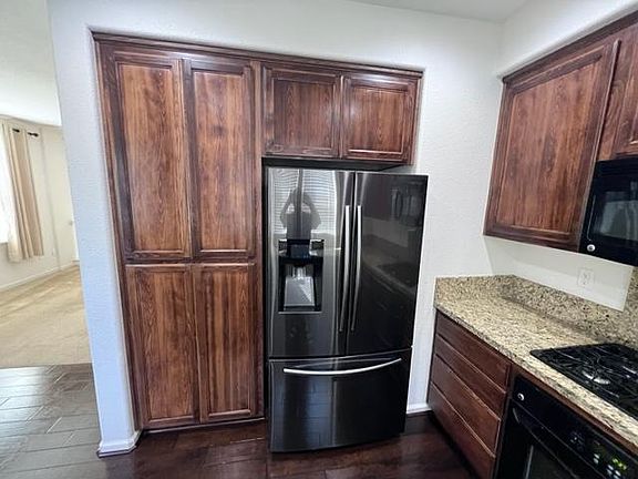 5th image of 2704 Waldorf Ln