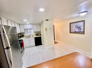 671 S Hollybrook Dr APT 104, Pembroke Pines, FL 33025