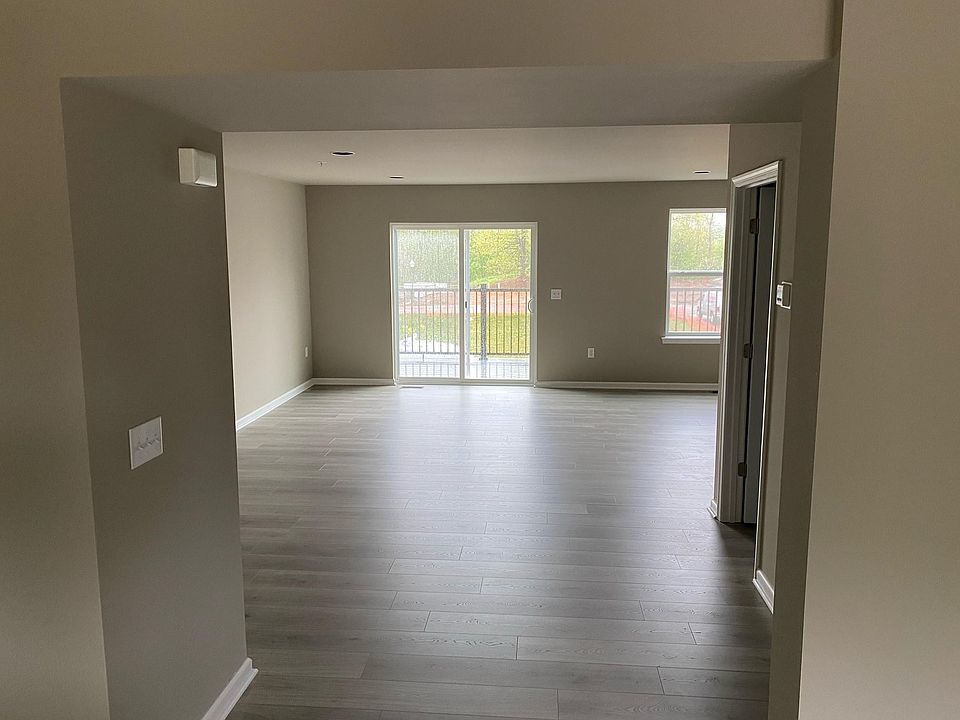 2nd image of 34 Frederick St #201